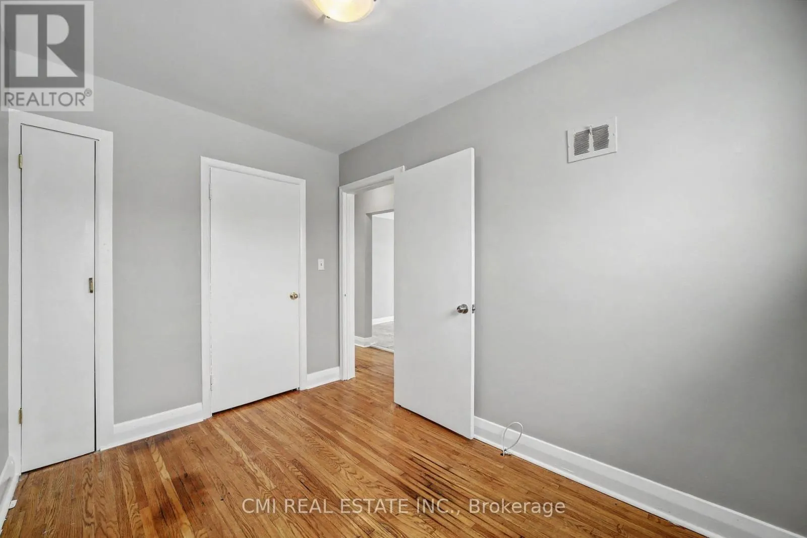 68 QUEEN STREET S