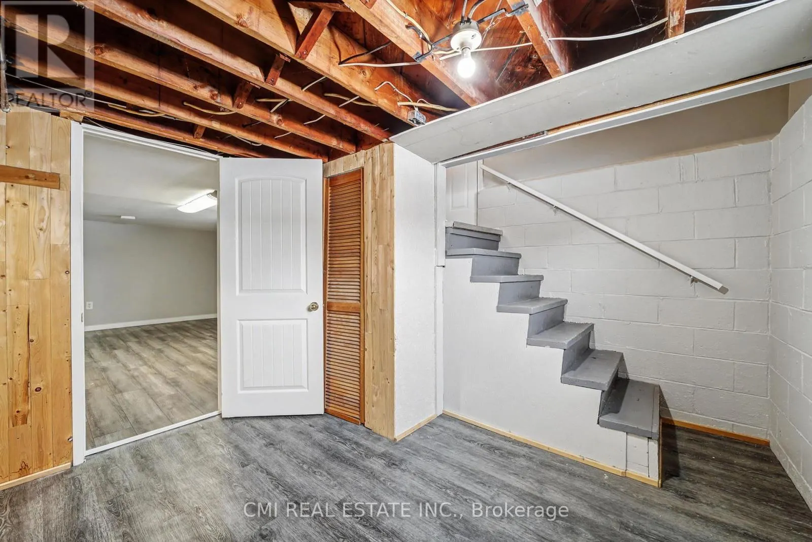 68 QUEEN STREET S