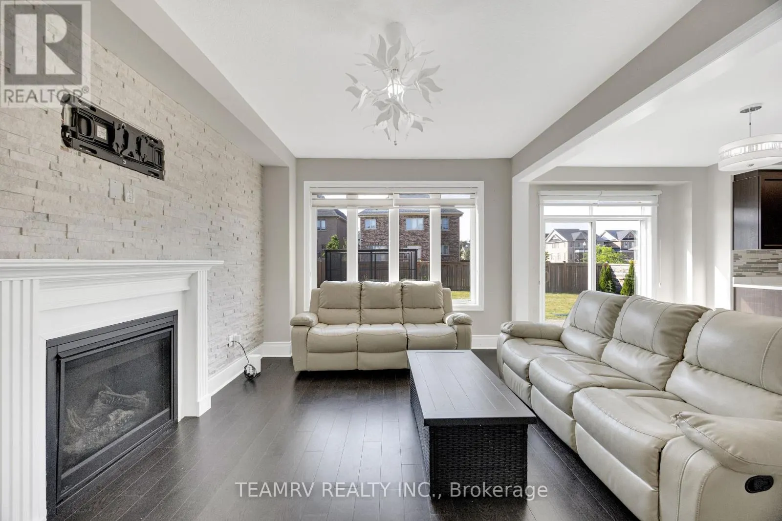 1161 UPPER THAMES DRIVE