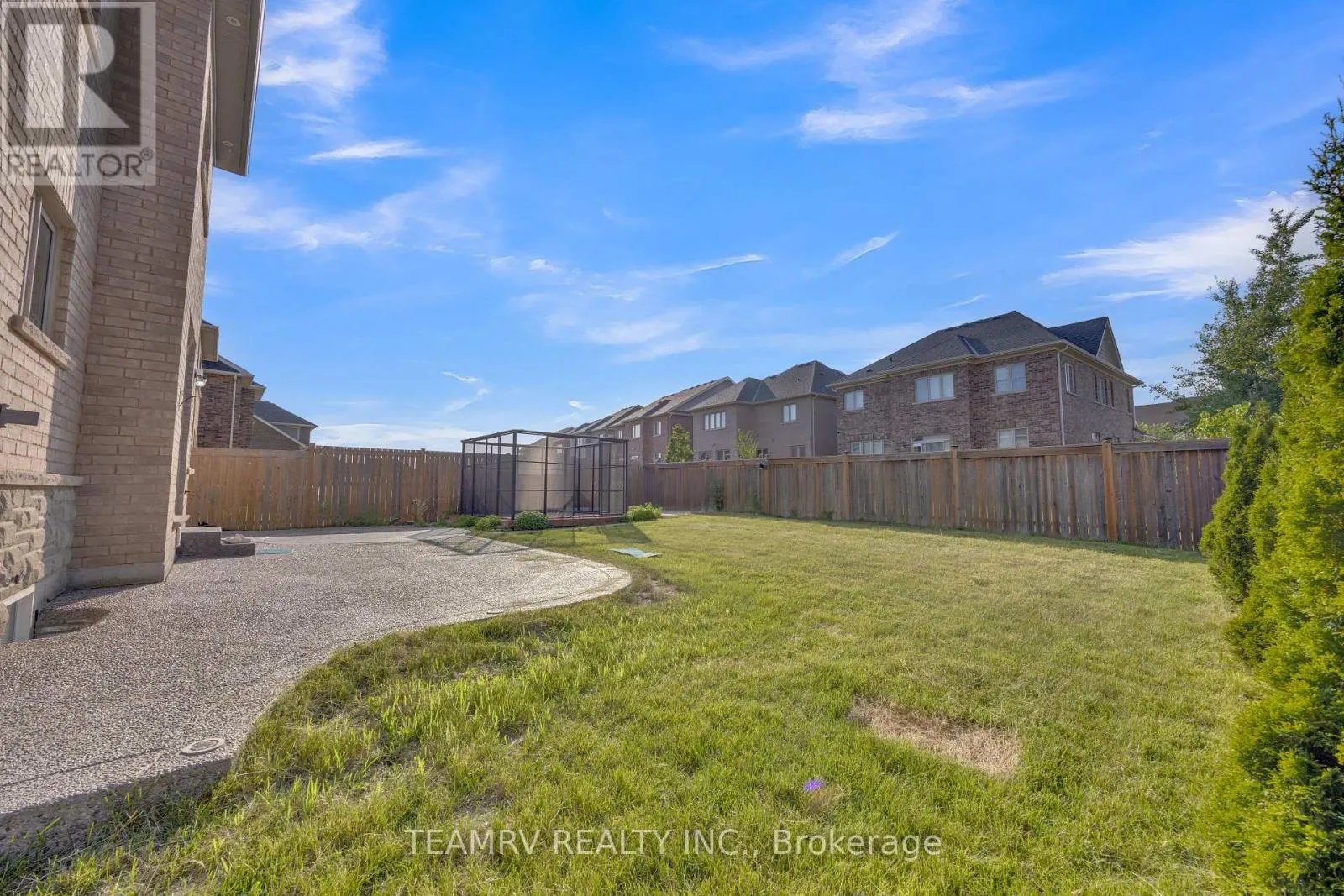 1161 UPPER THAMES DRIVE