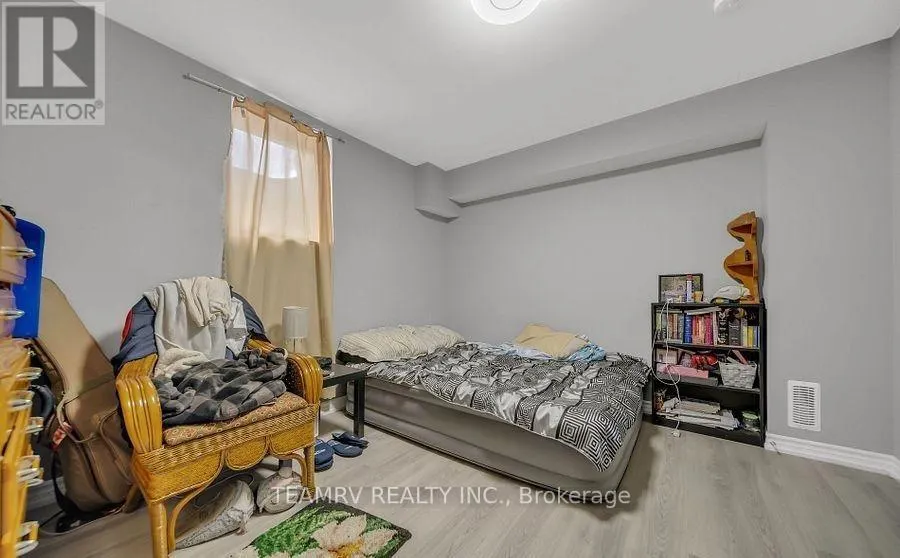 1161 UPPER THAMES DRIVE