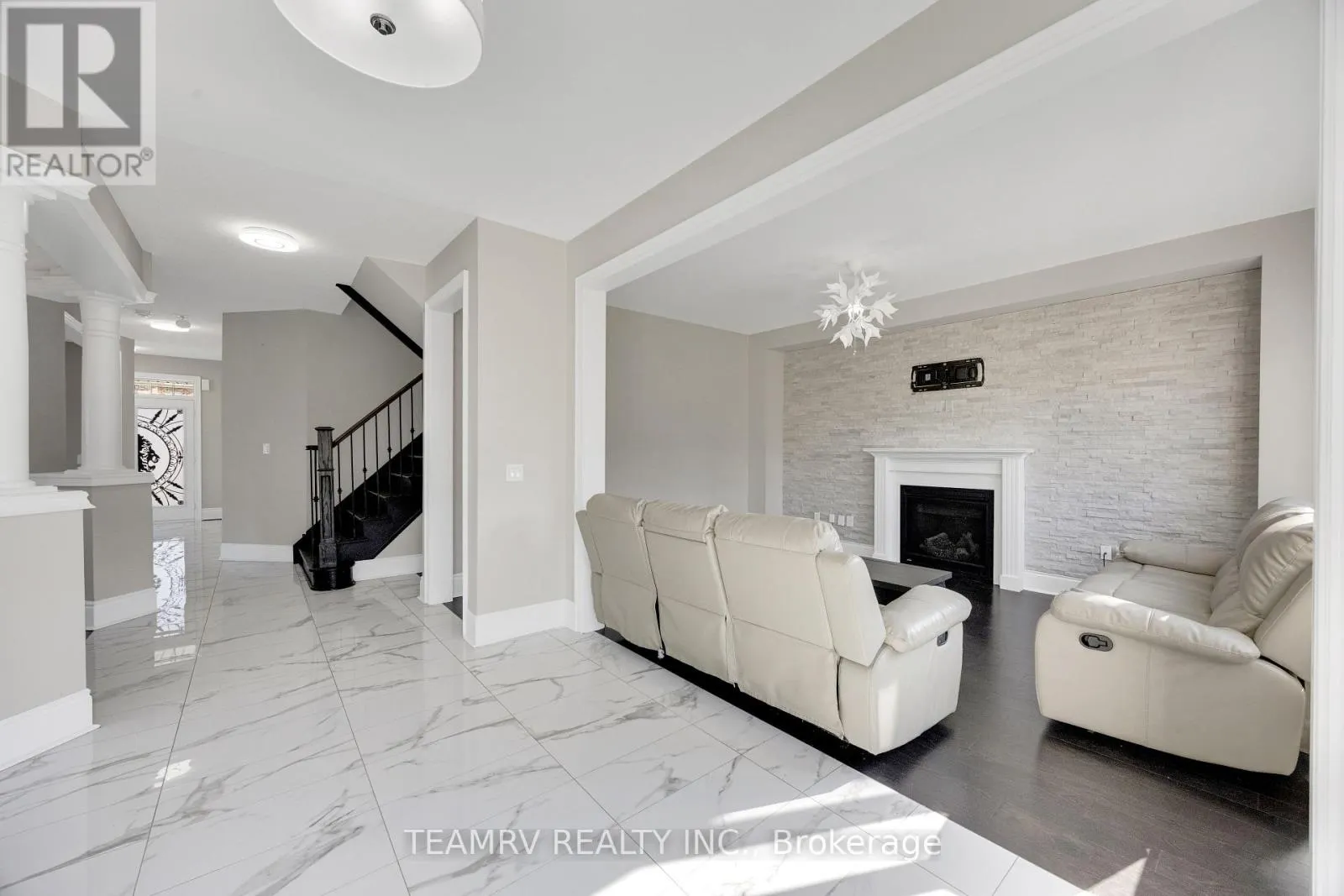 1161 UPPER THAMES DRIVE