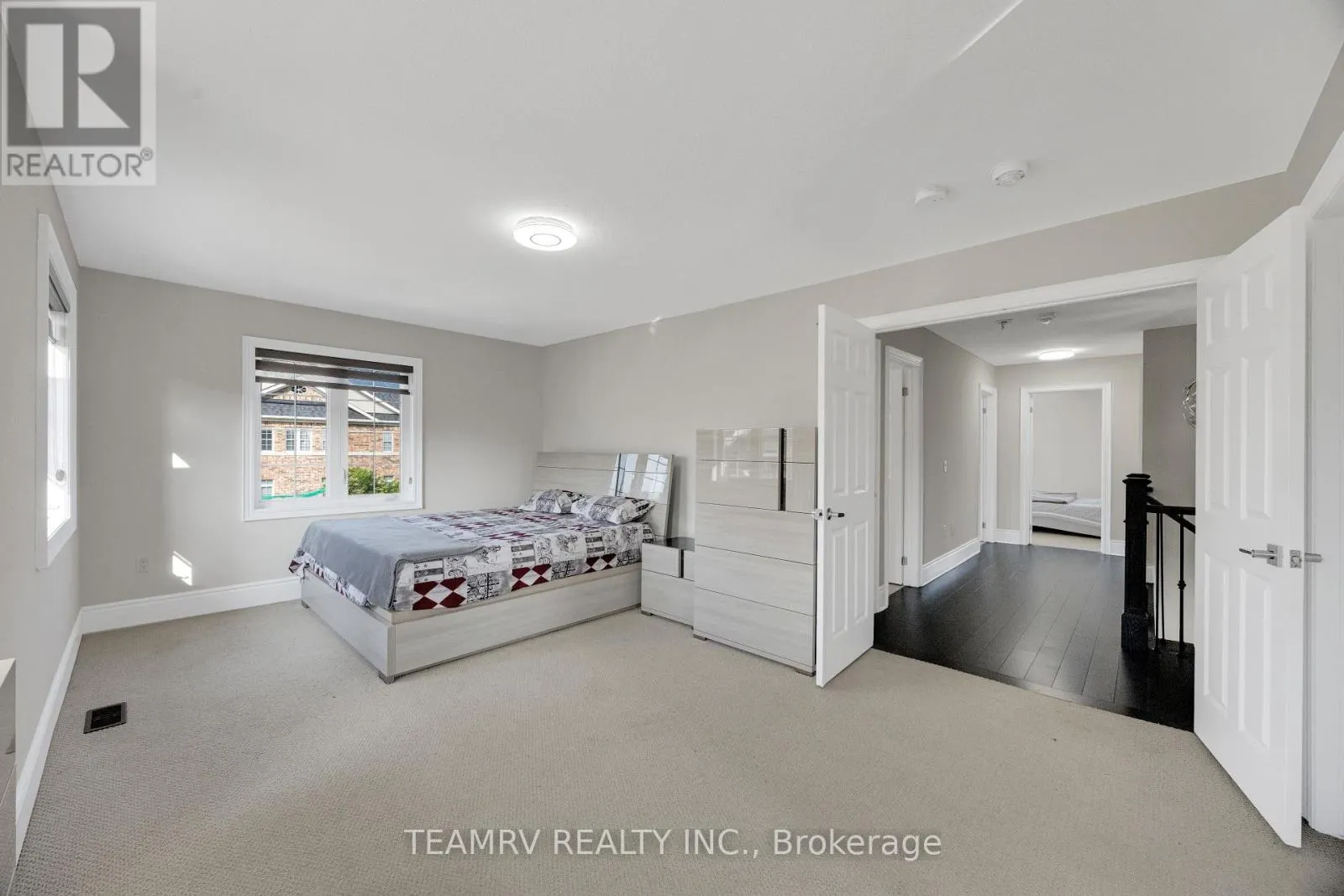 1161 UPPER THAMES DRIVE