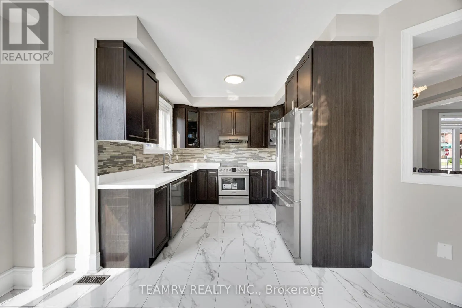 1161 UPPER THAMES DRIVE