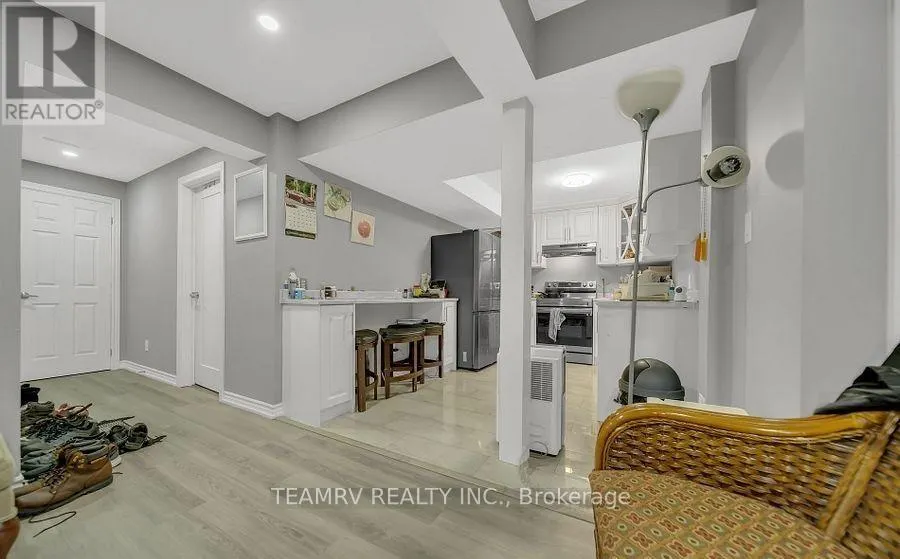 1161 UPPER THAMES DRIVE