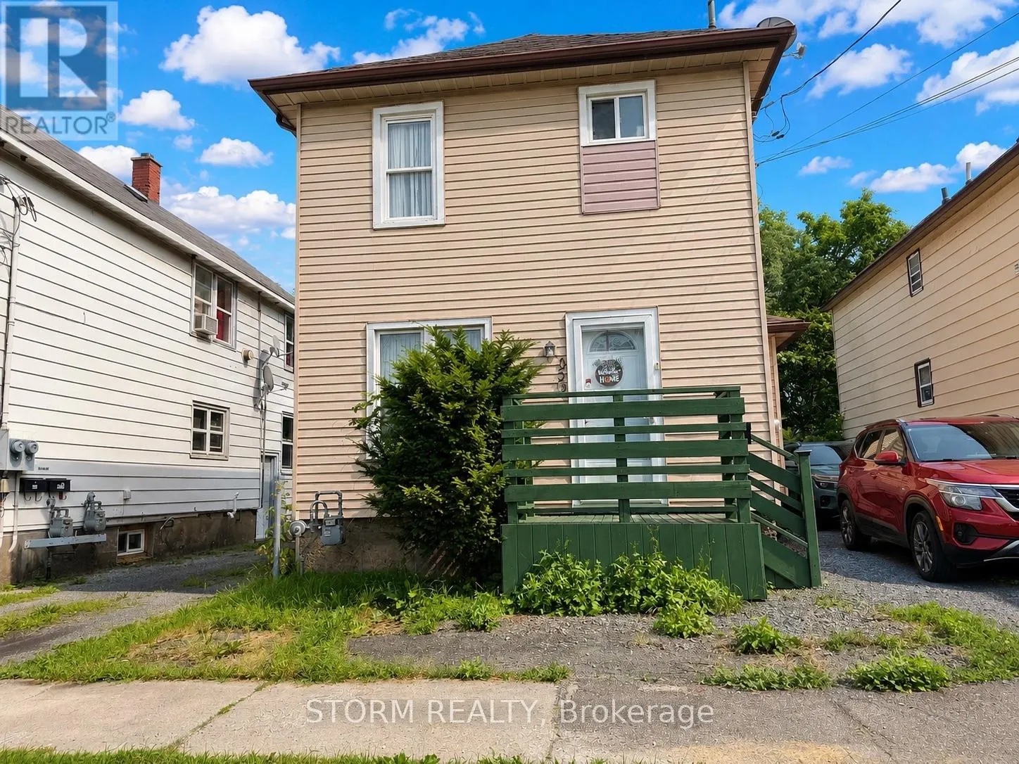 456 4TH STREET W