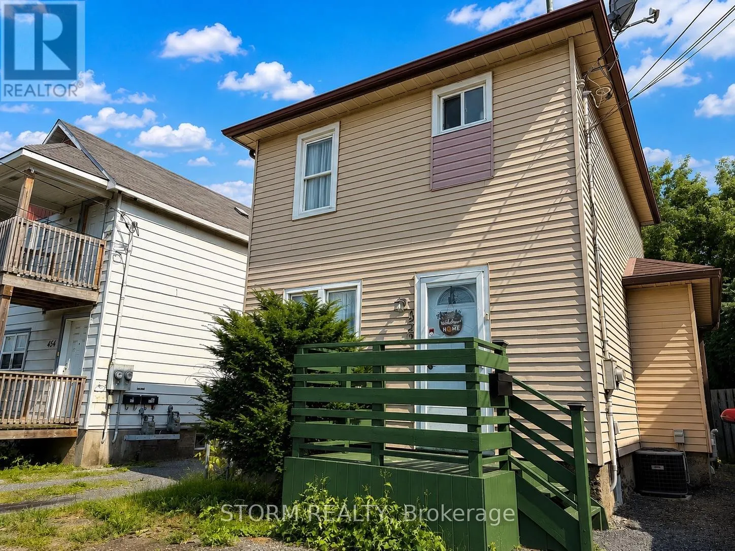 456 4TH STREET W