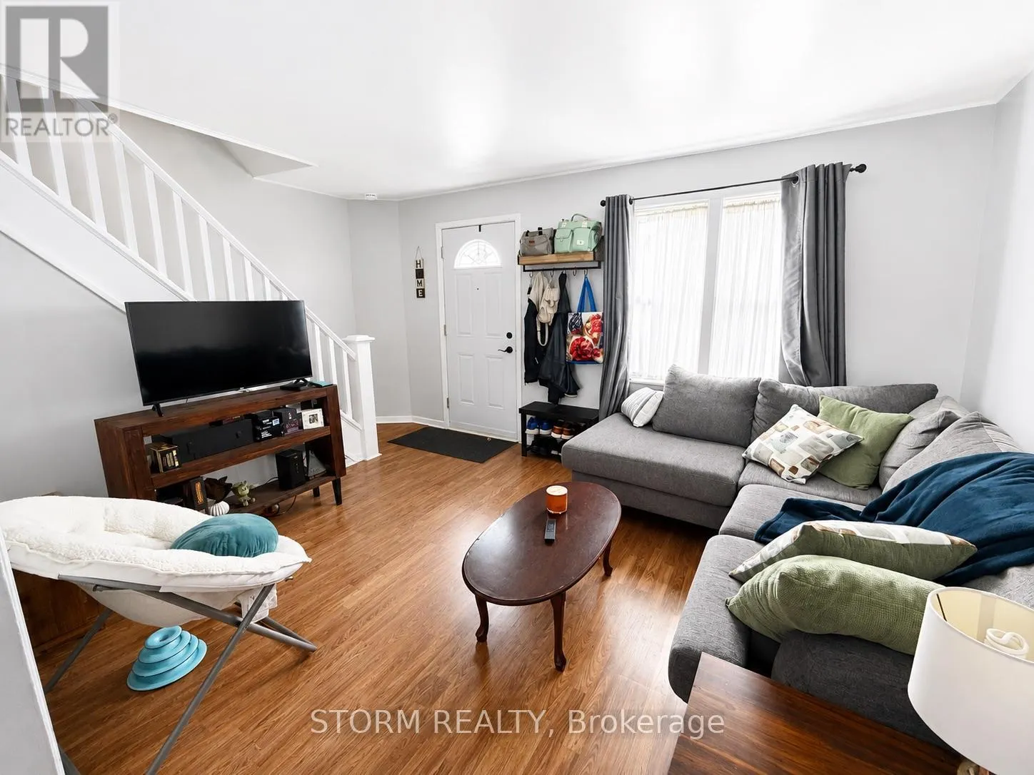 456 4TH STREET W