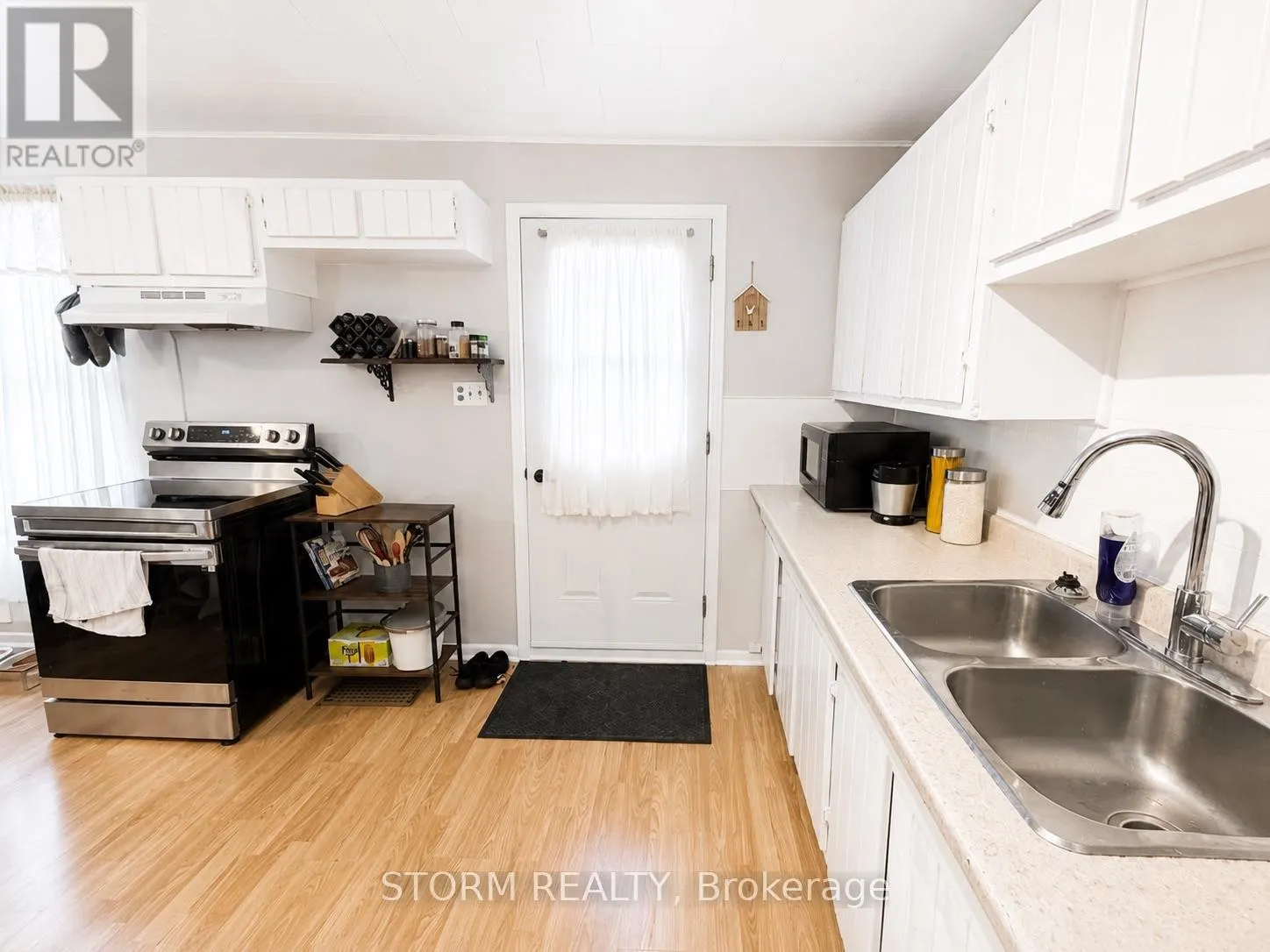 456 4TH STREET W