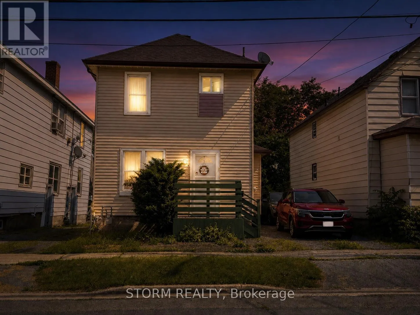 456 4TH STREET W