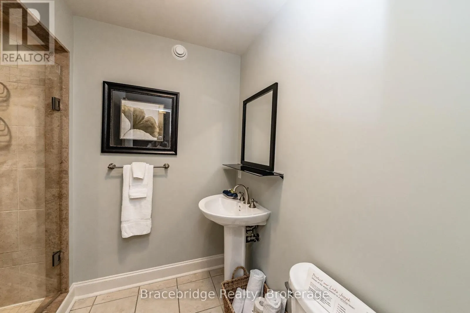 CARLING 2 W5 - 3876 MUSKOKA RD 118 HIGHWAY W