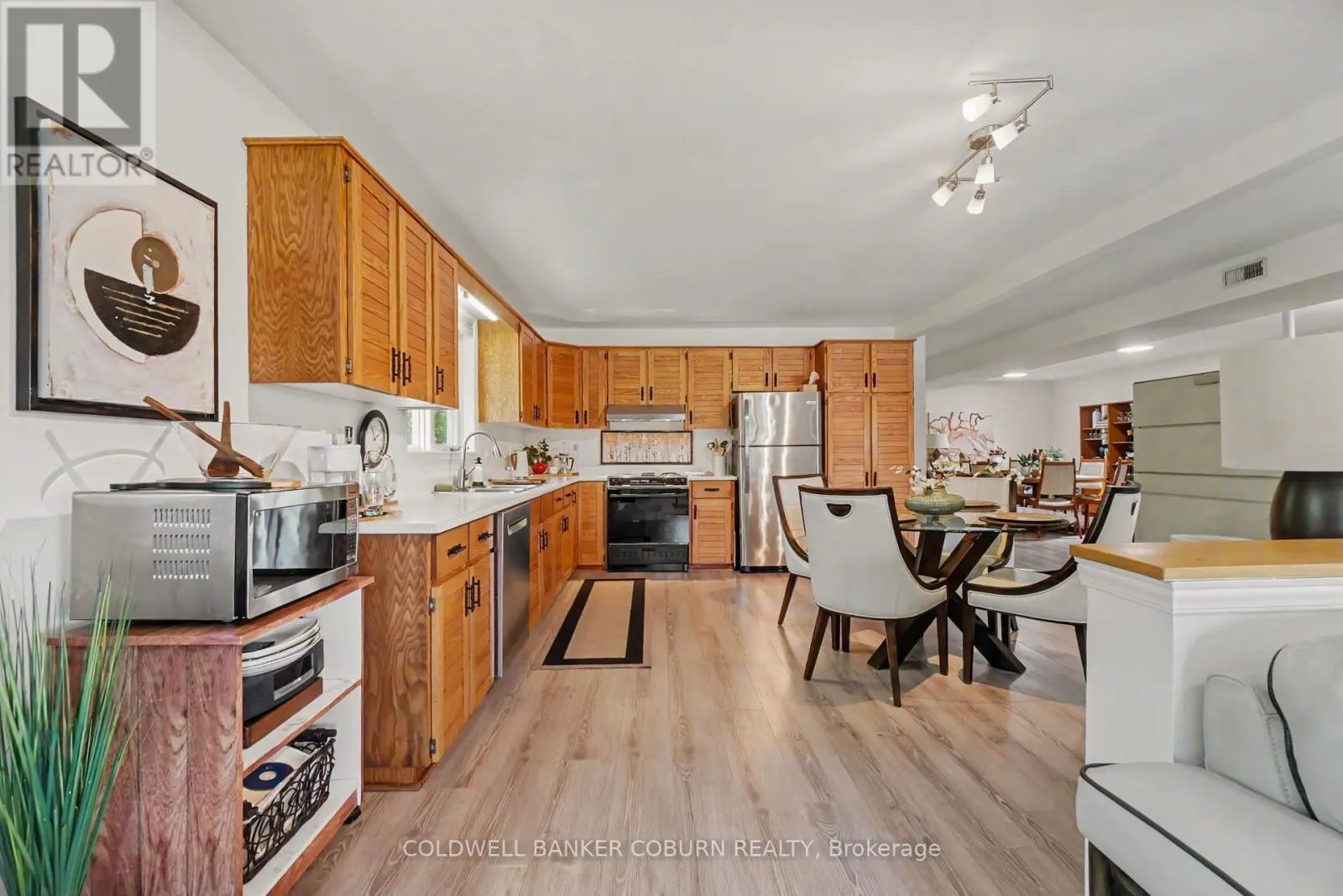 82 MAIN STREET S