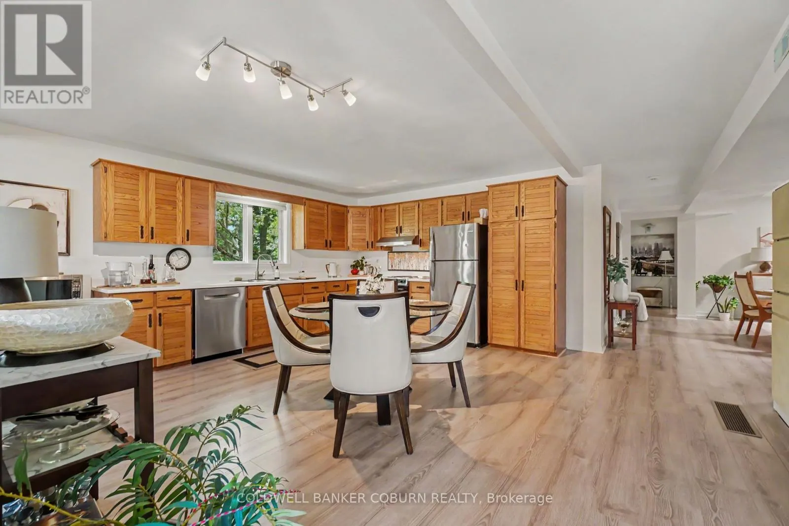 82 MAIN STREET S
