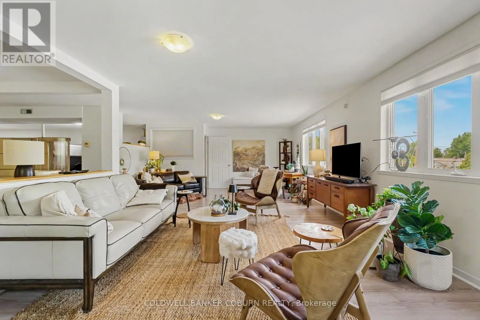 82 MAIN STREET S