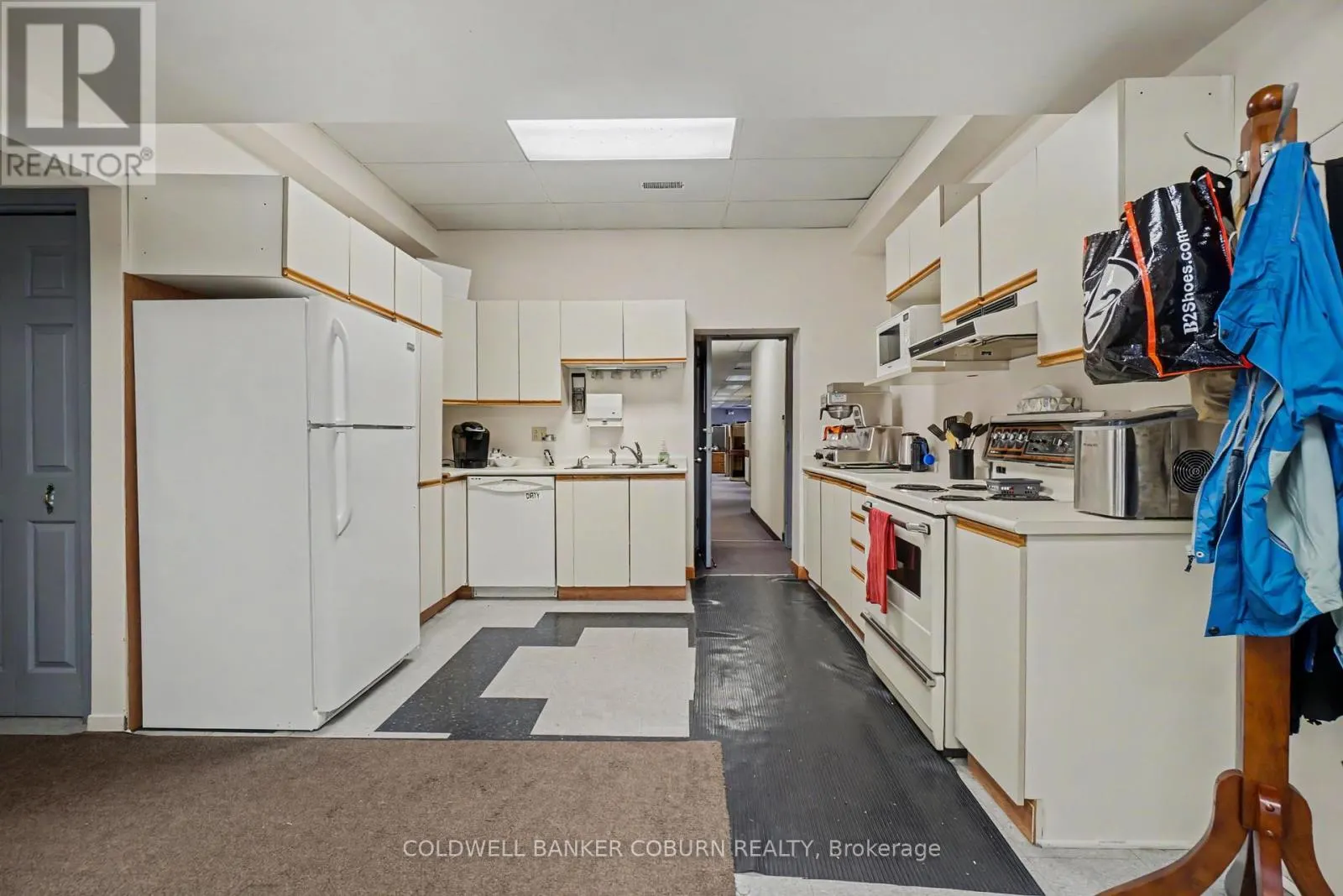 82 MAIN STREET S