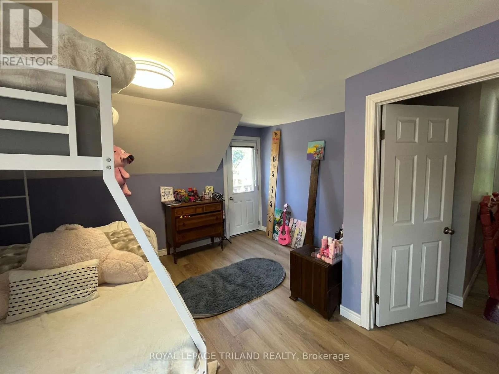 177 FURNIVAL ROAD
