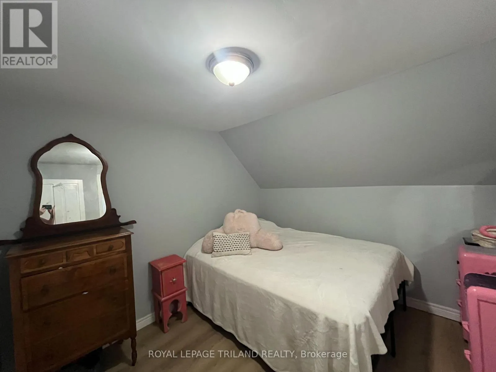 177 FURNIVAL ROAD