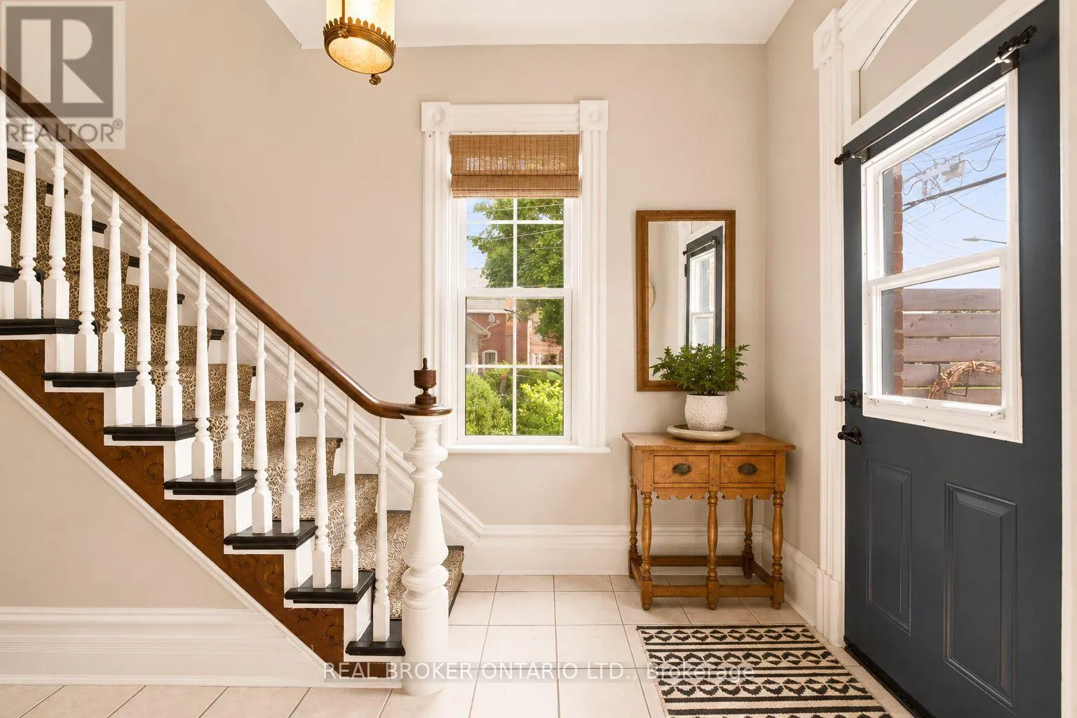 A & B - 33 NAPOLEON STREET