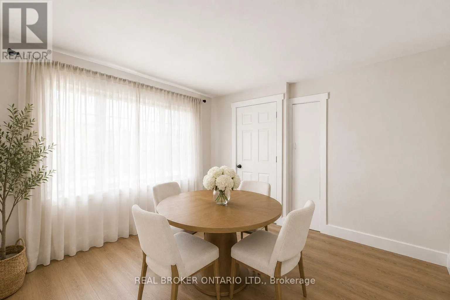A & B - 33 NAPOLEON STREET