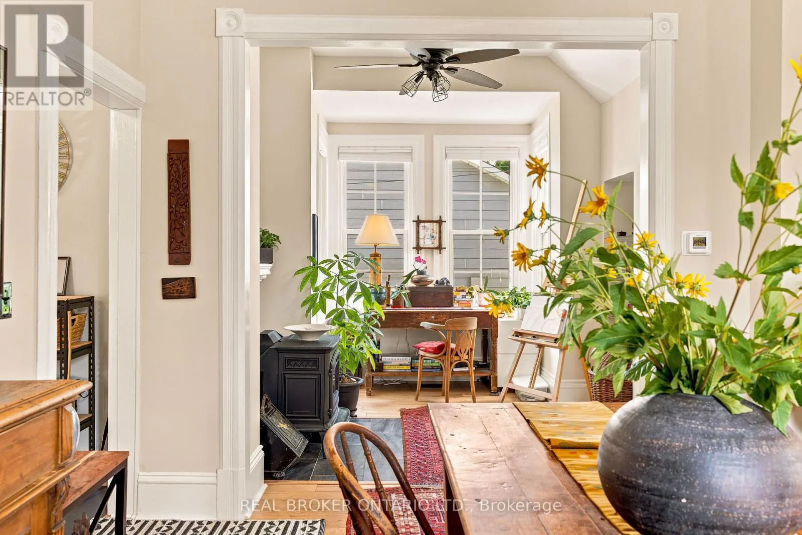 A & B - 33 NAPOLEON STREET