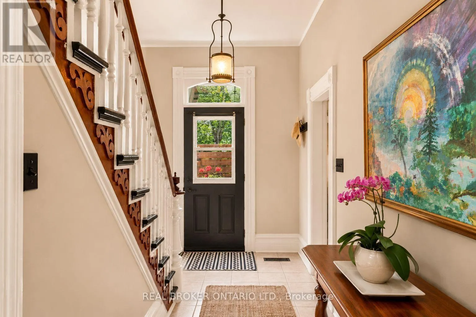 A & B - 33 NAPOLEON STREET