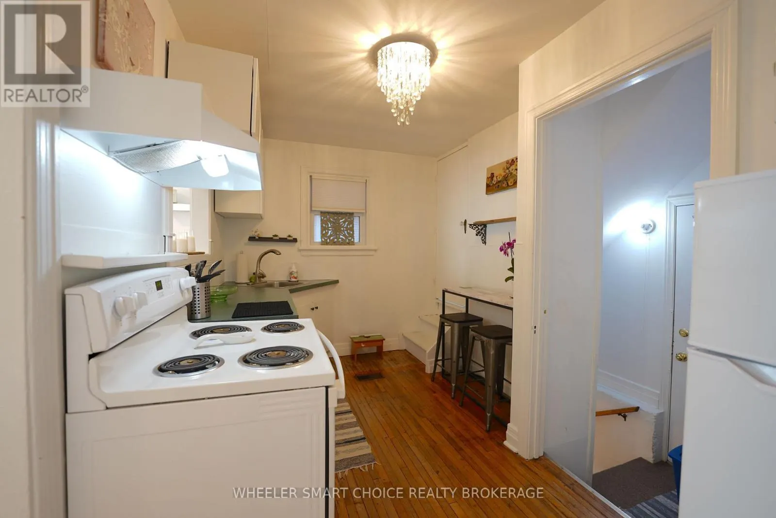 543 FIFTH STREET E