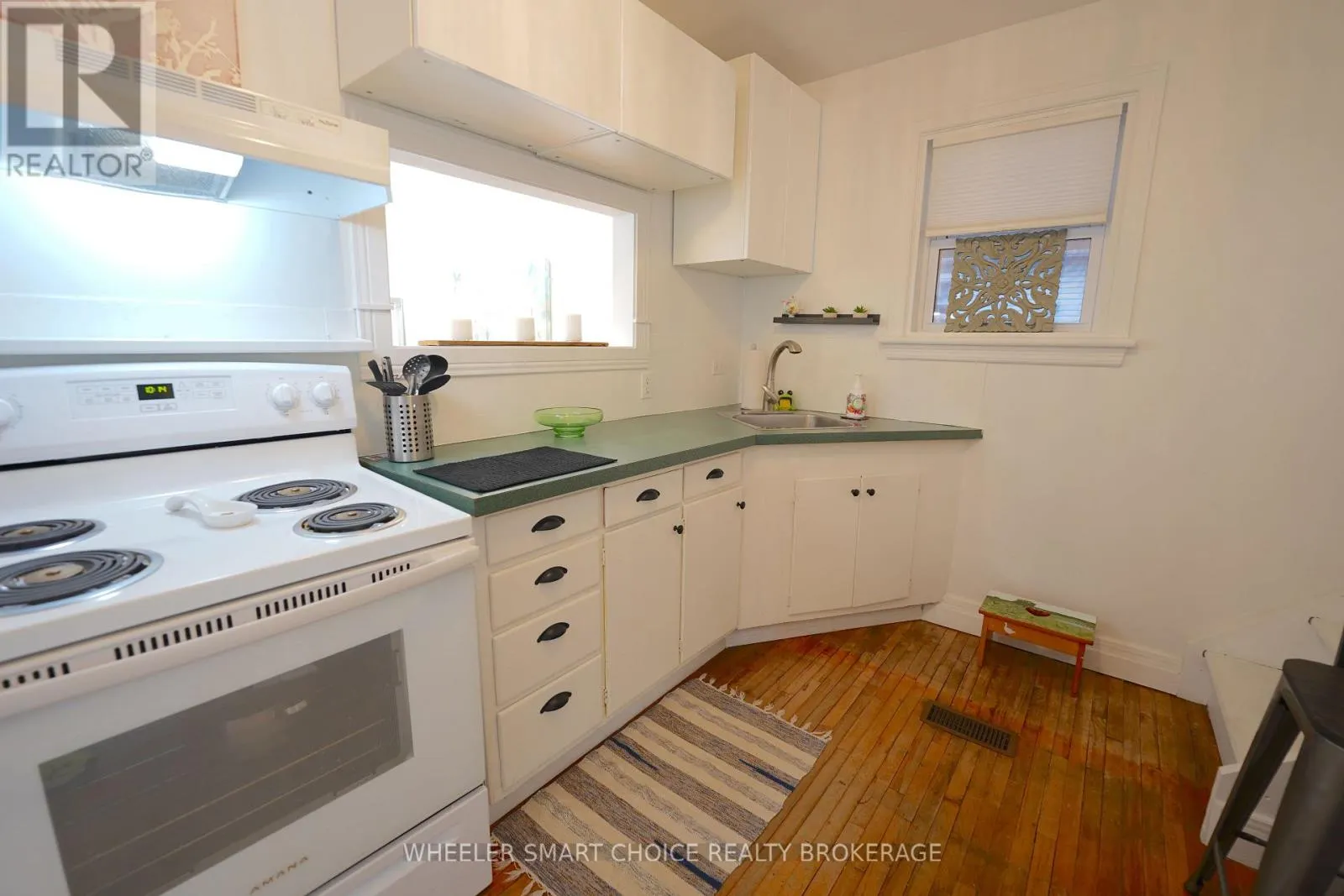 543 FIFTH STREET E