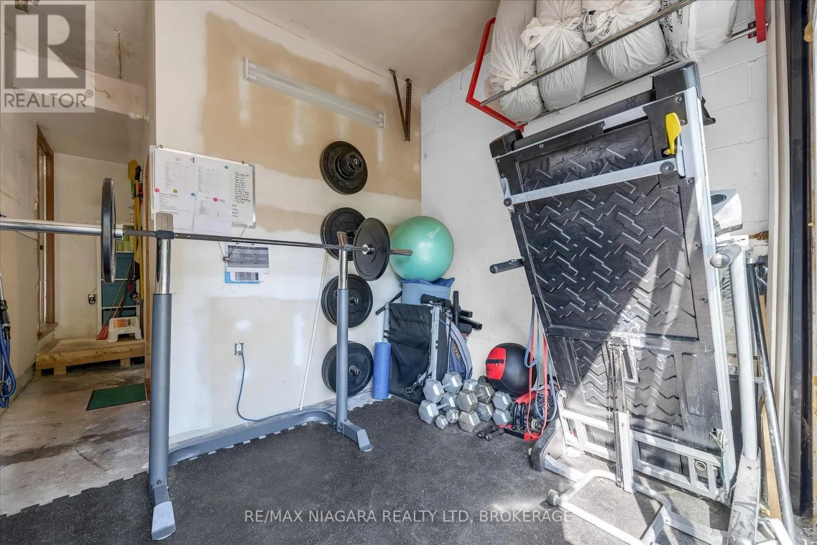 29 ROMY CRESCENT