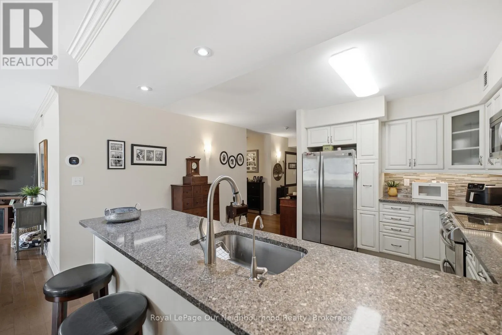 2A - 130 QUEEN STREET #2A