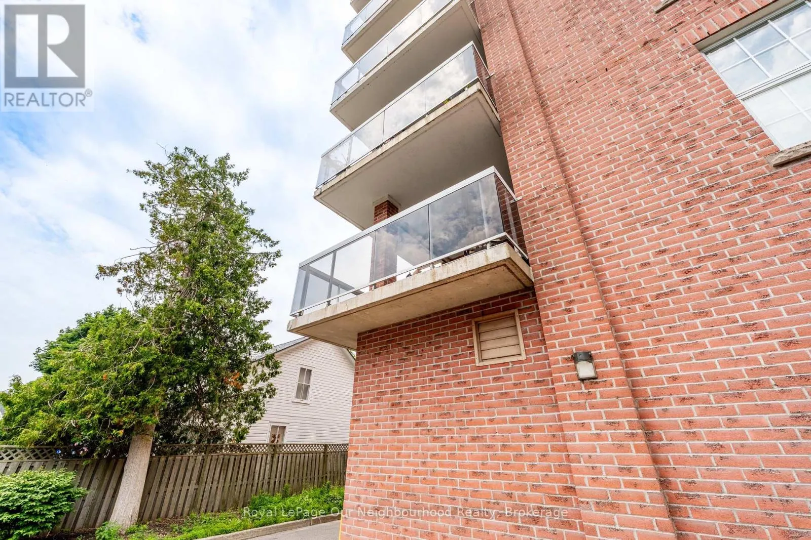 2A - 130 QUEEN STREET #2A