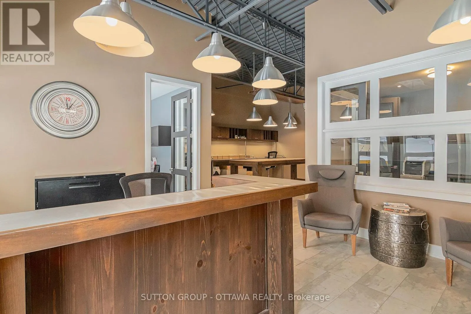 D19 - 2285 ST LAURENT BOULEVARD