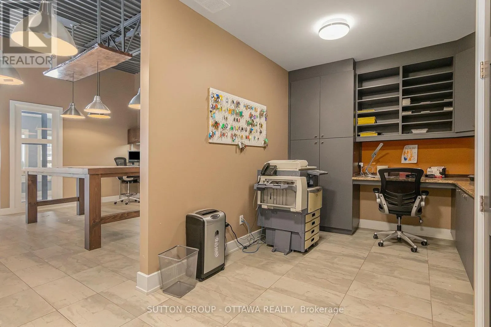 D19 - 2285 ST LAURENT BOULEVARD