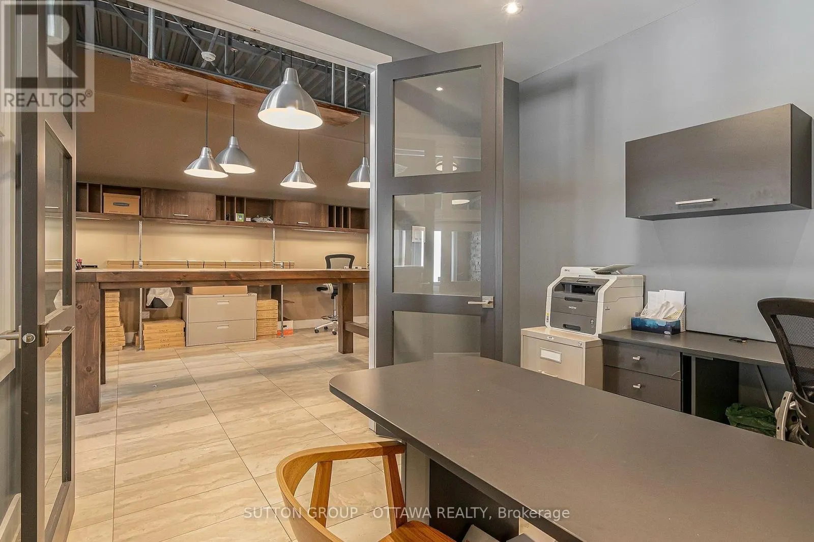 D19 - 2285 ST LAURENT BOULEVARD