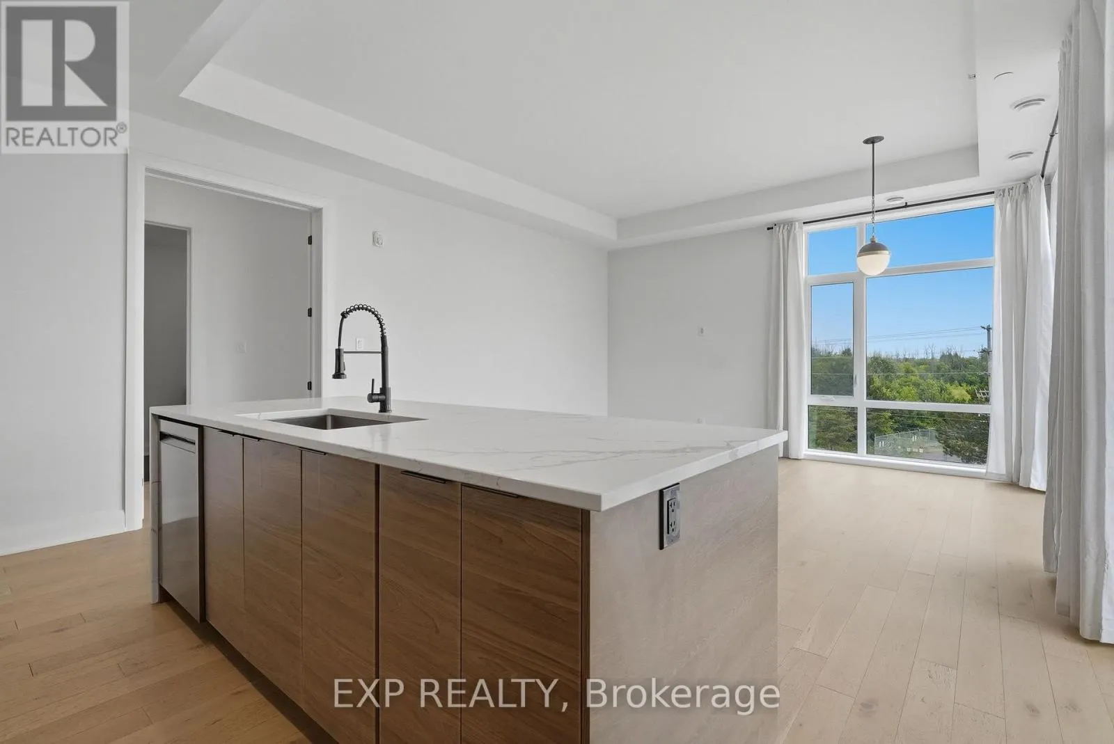 301 - 100 CORTILE PRIVATE