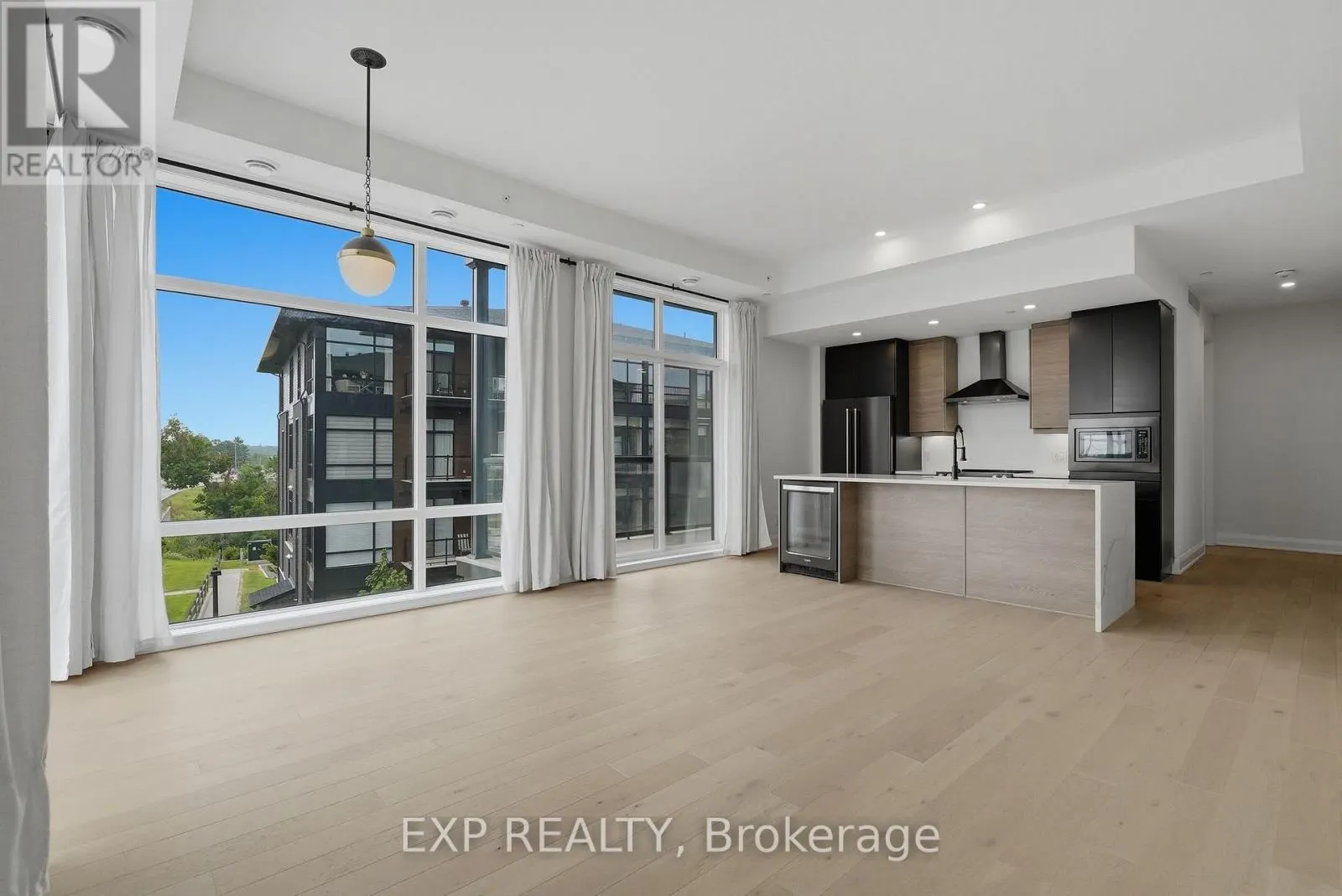 301 - 100 CORTILE PRIVATE