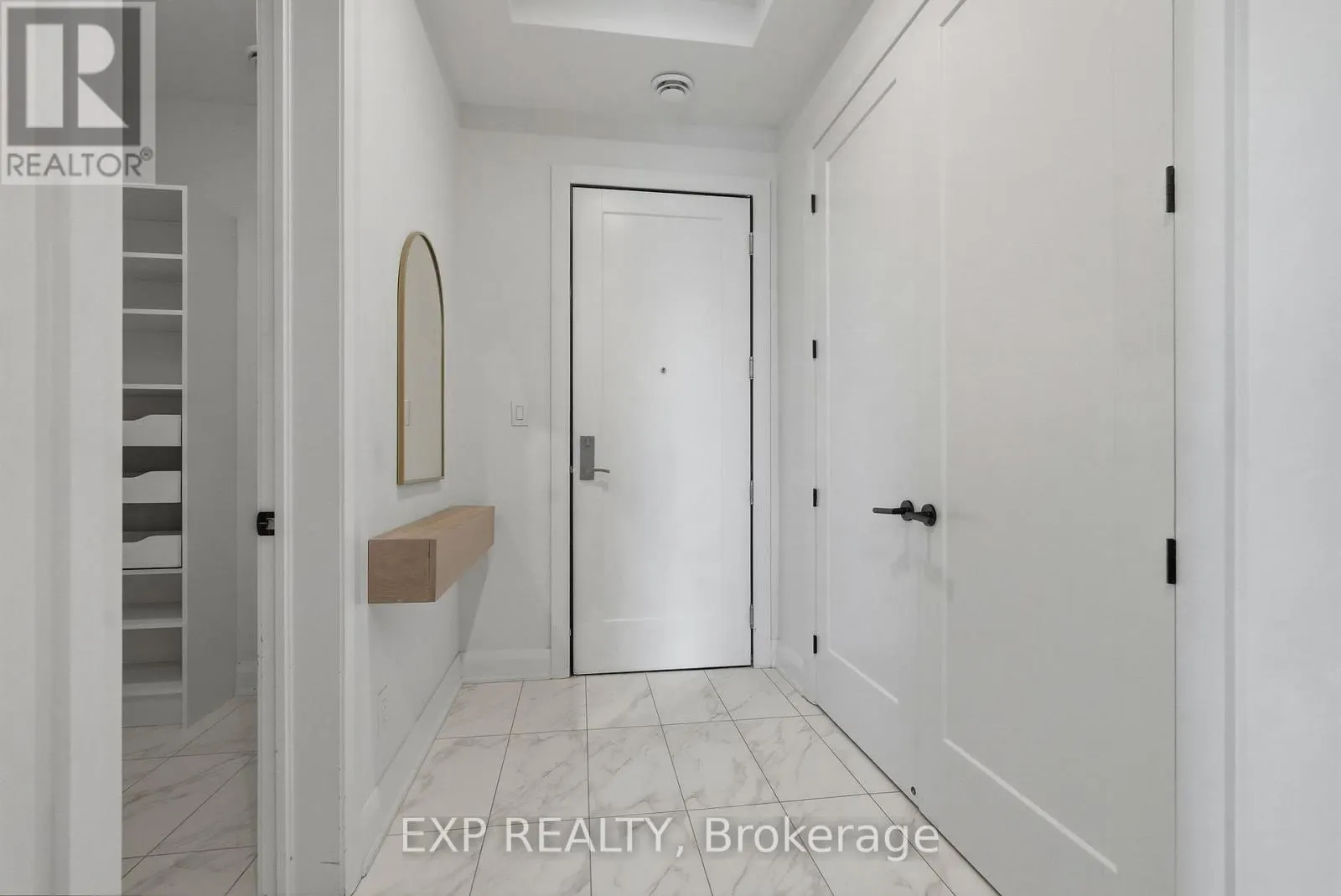 301 - 100 CORTILE PRIVATE