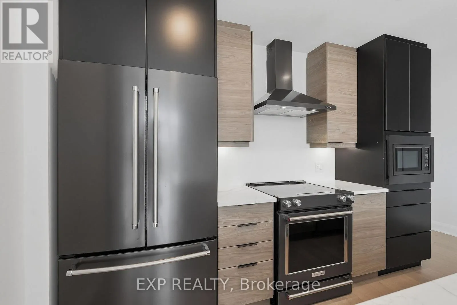 301 - 100 CORTILE PRIVATE
