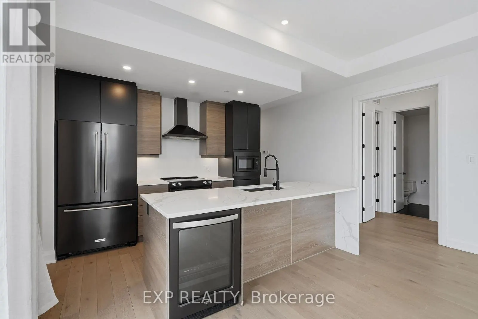 301 - 100 CORTILE PRIVATE