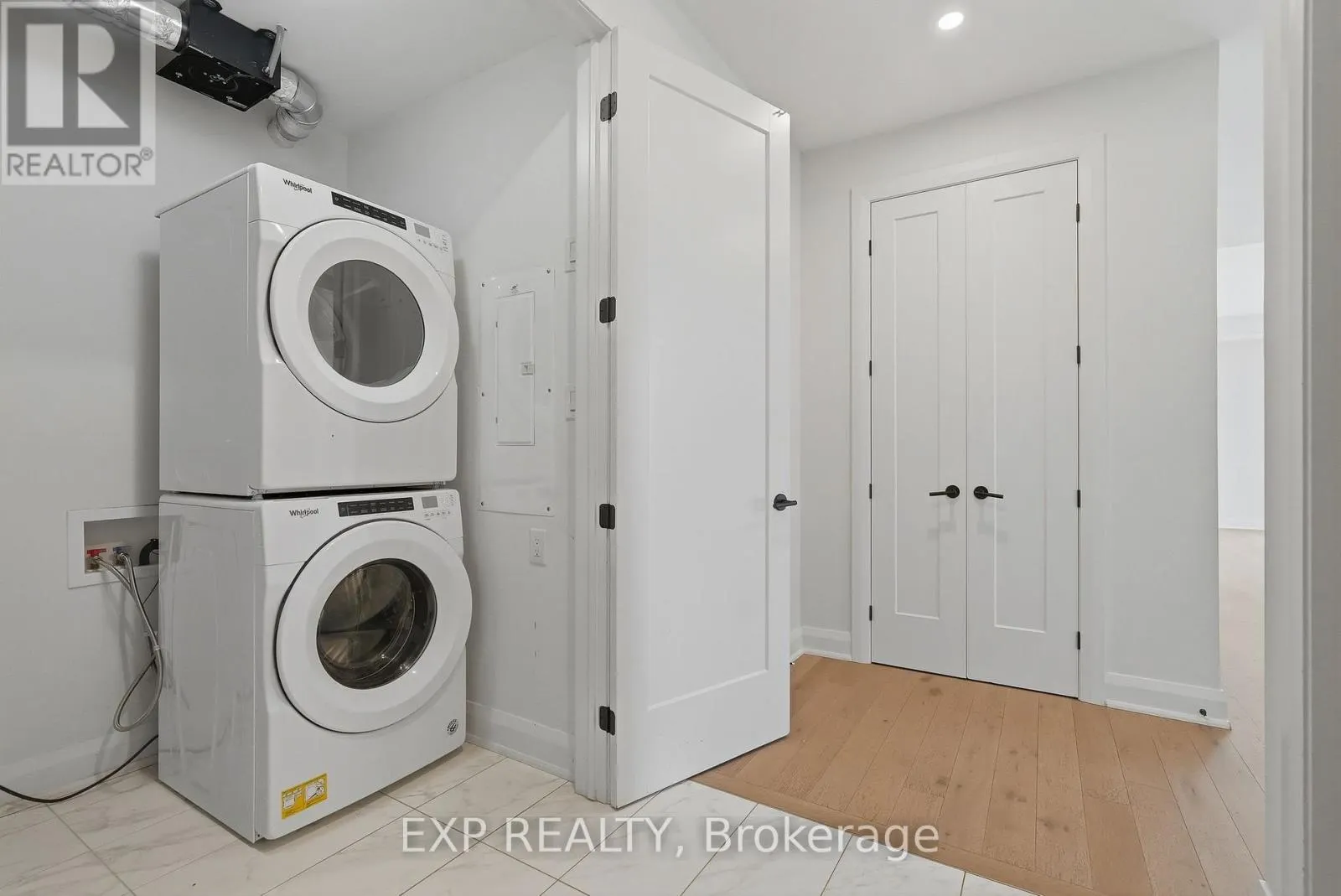 301 - 100 CORTILE PRIVATE