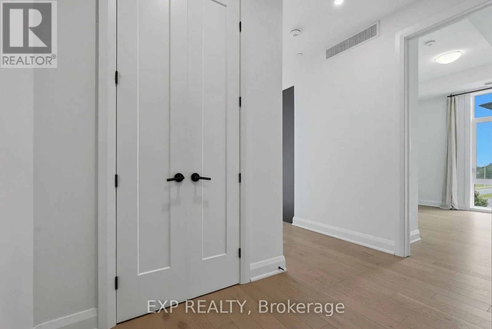 301 - 100 CORTILE PRIVATE