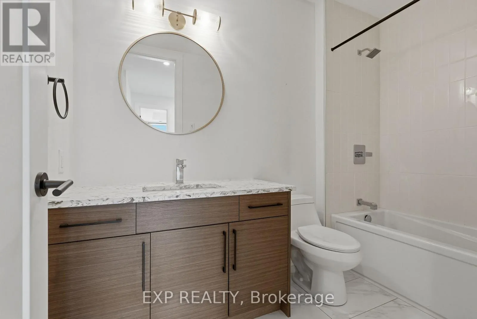 301 - 100 CORTILE PRIVATE
