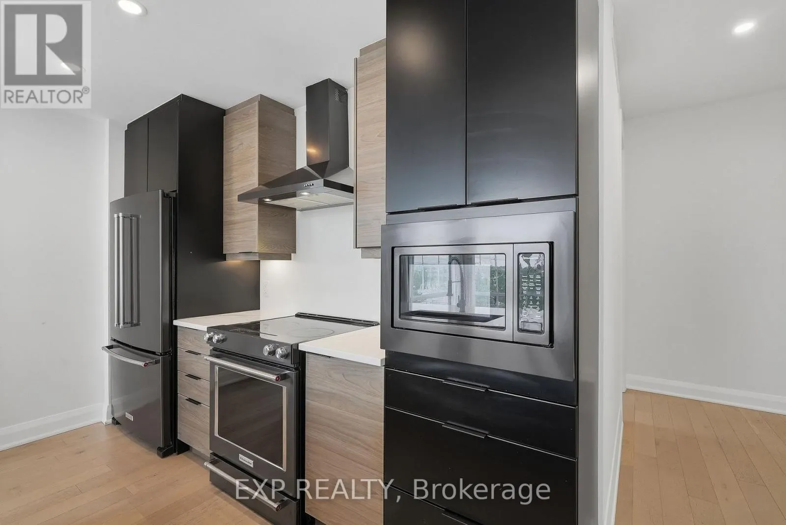 301 - 100 CORTILE PRIVATE