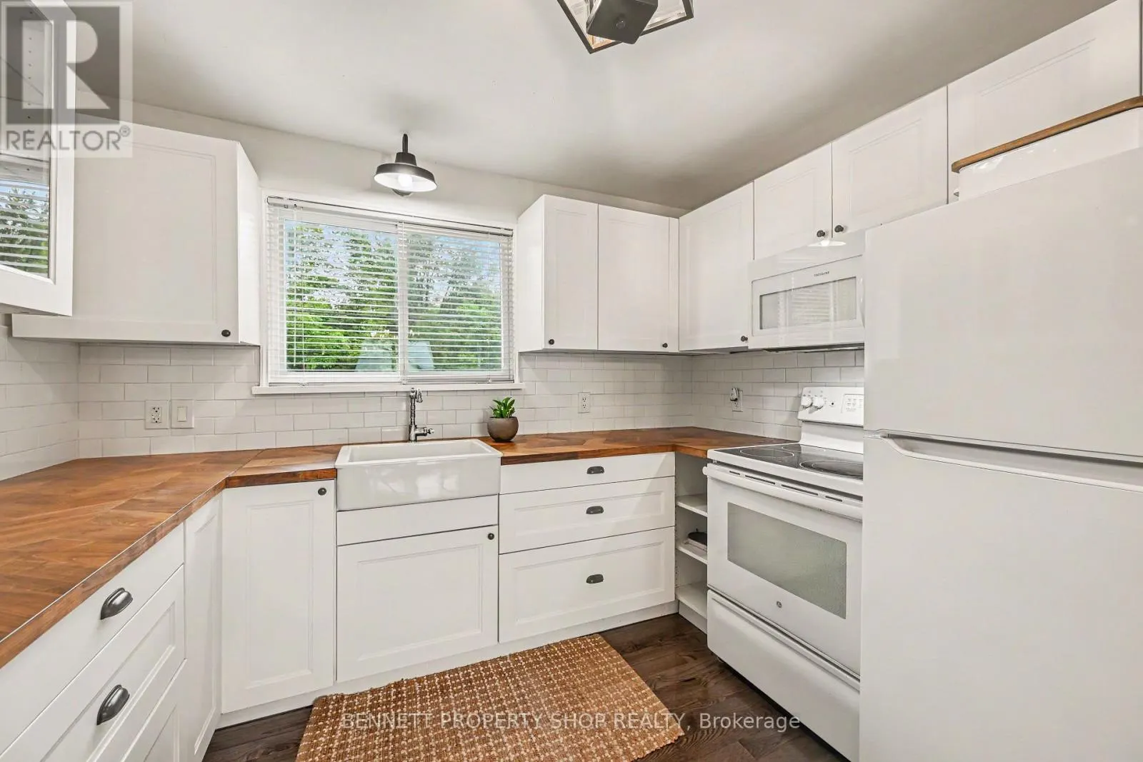102 MOORHEAD DRIVE