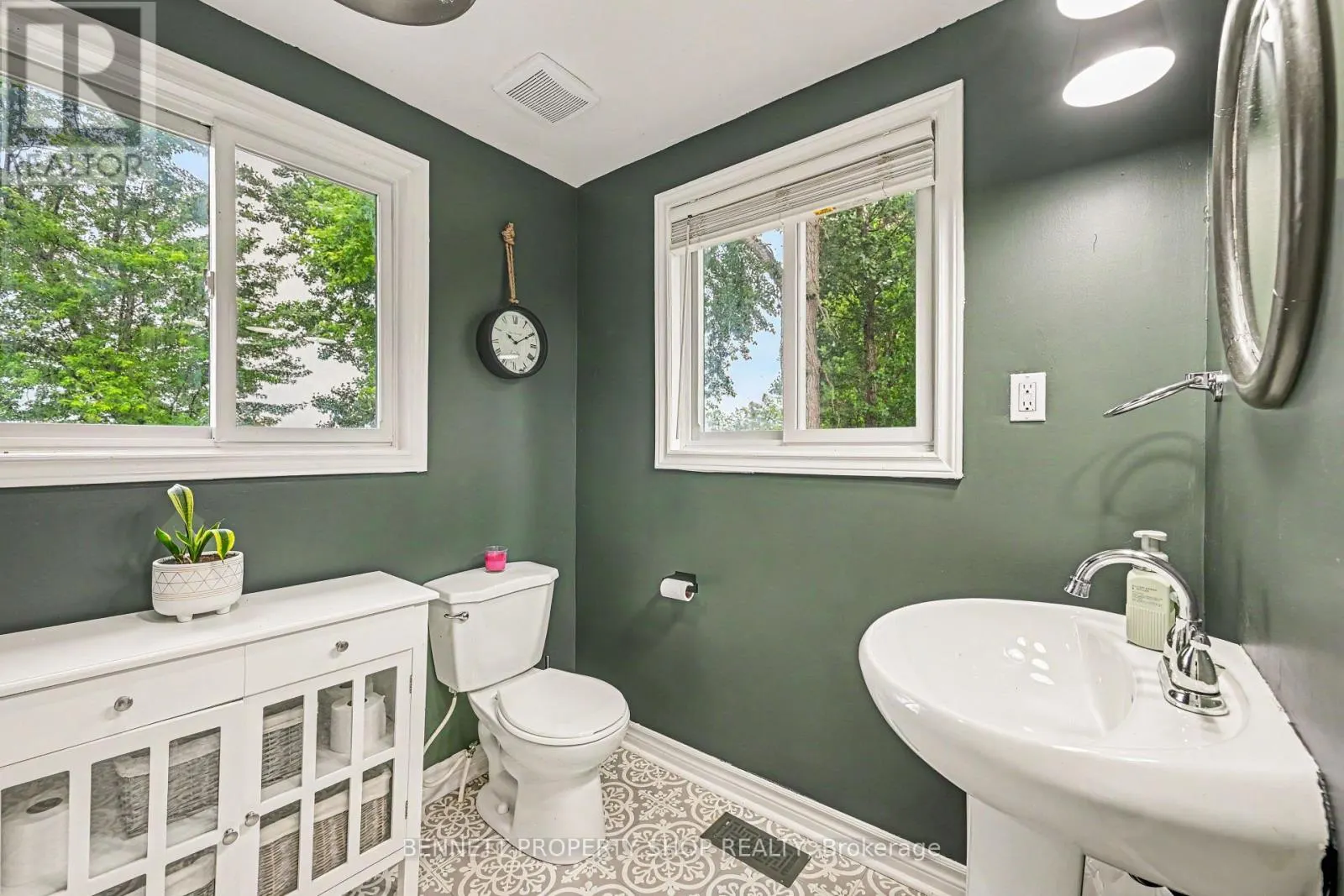 102 MOORHEAD DRIVE