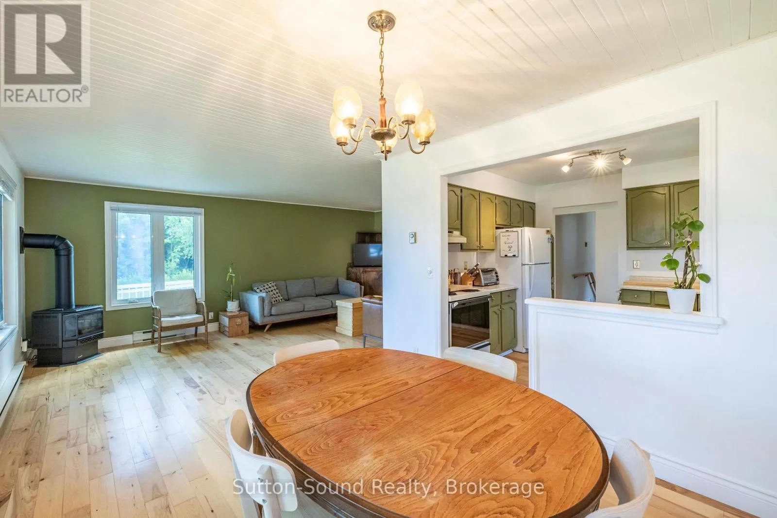 125 PARADISE BAY ROAD
