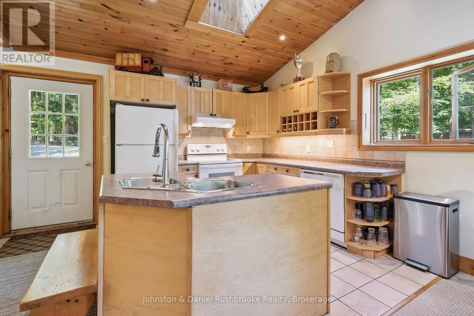 8 - 1155 STEPHEN ROAD #8