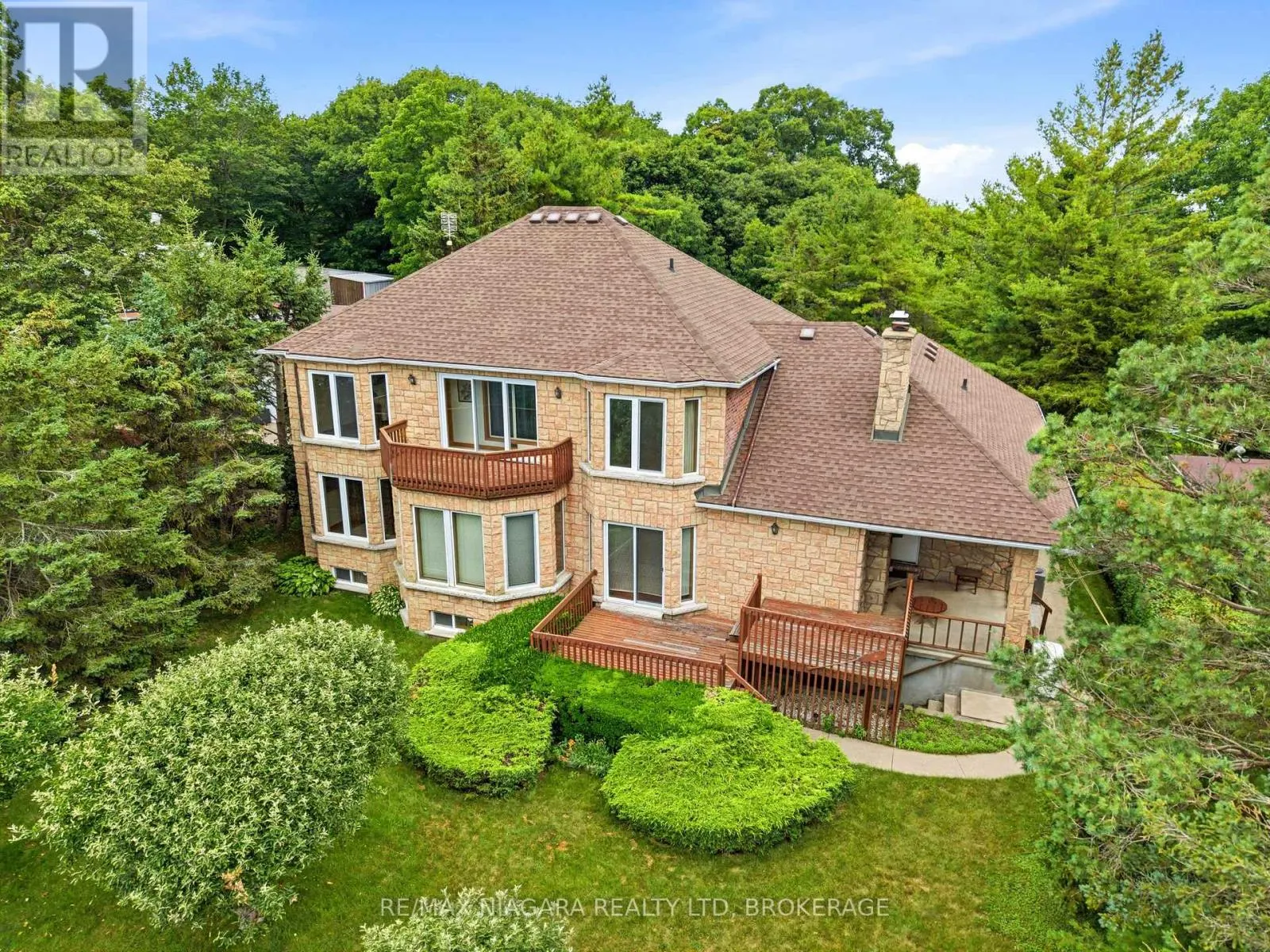 599 LAKESHORE ROAD E