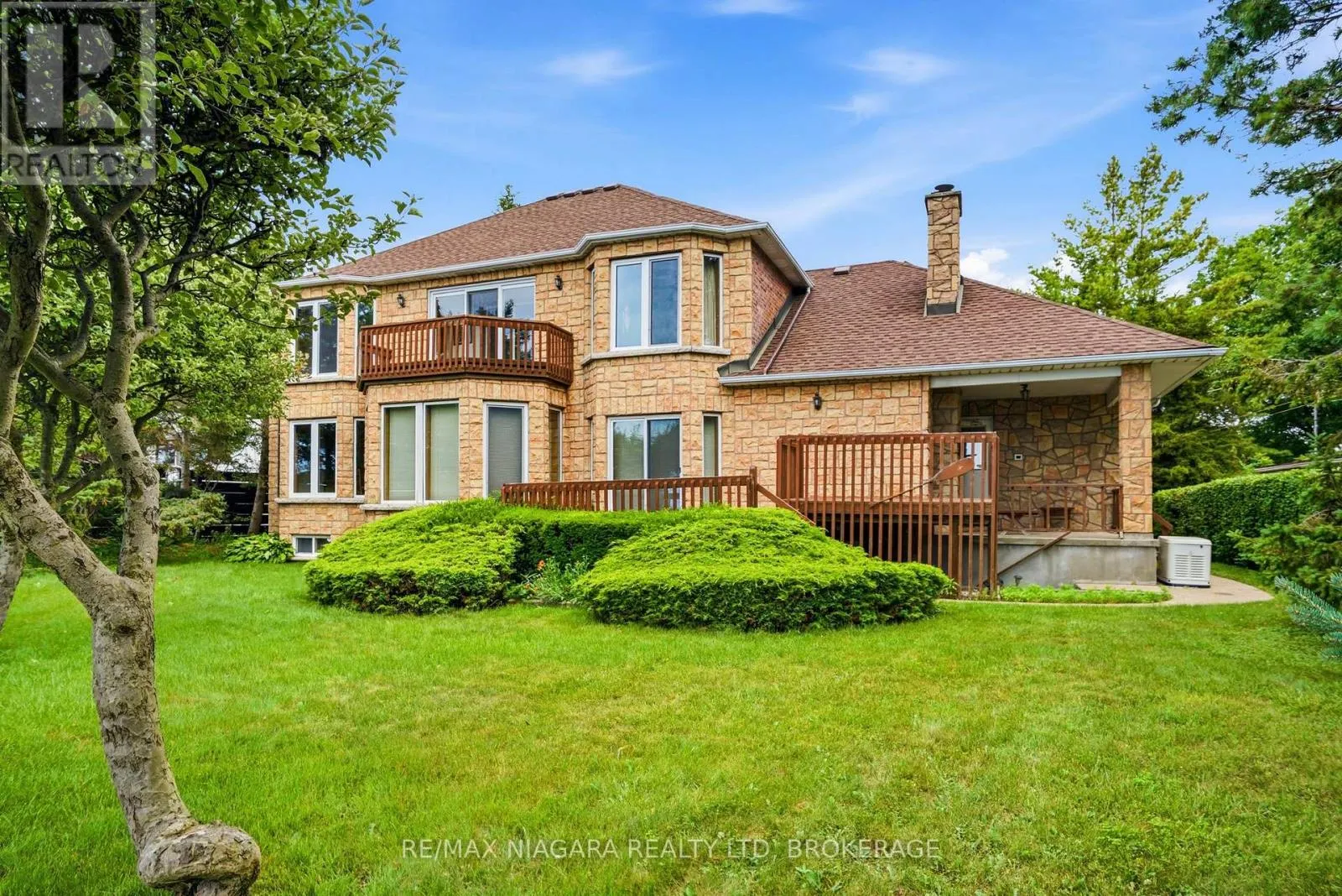 599 LAKESHORE ROAD E
