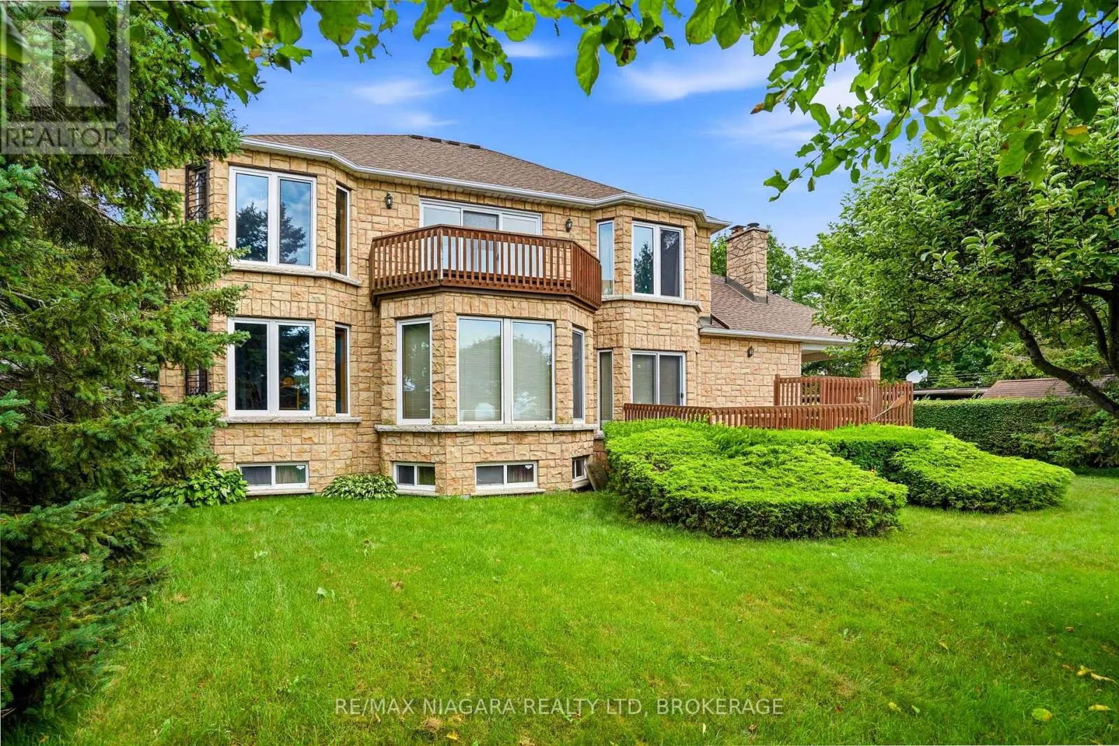 599 LAKESHORE ROAD E