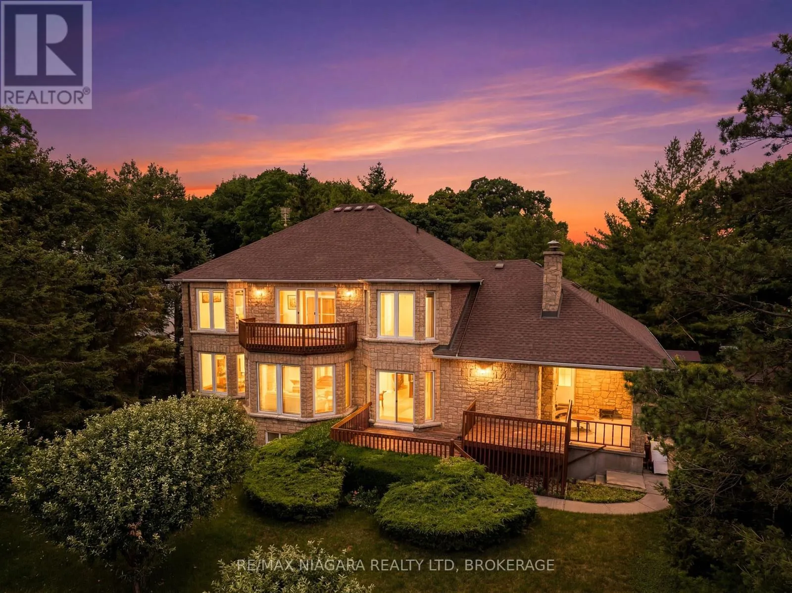 599 LAKESHORE ROAD E